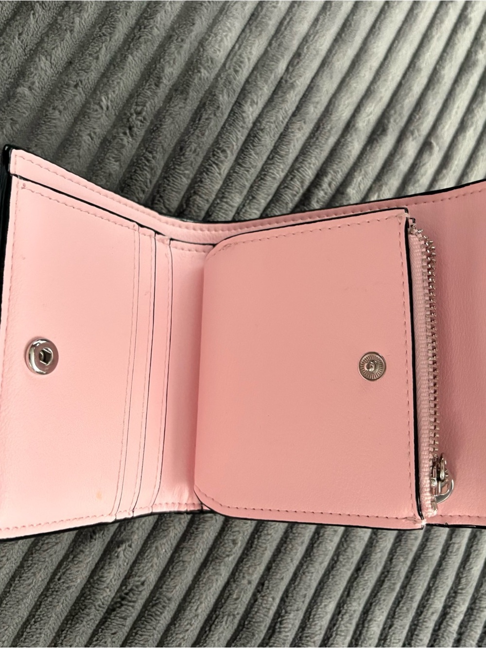 Victoria’s Secret coin keychain and wallet - Picture 5 of 8